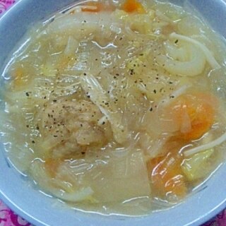 白菜・人参・肉団子の春雨スープ